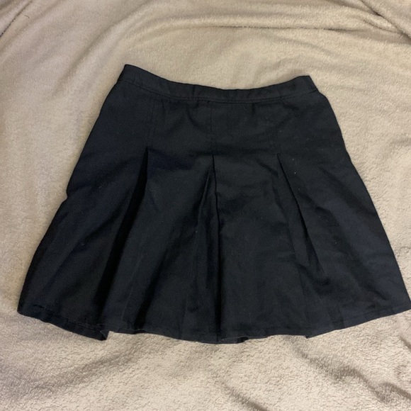 Black Pleated Buckle Skirt - Picture 3 of 5
